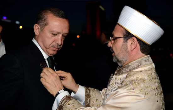 Diyanet İşleri Başkanı'ndan Erdoğan'a Hediye 3