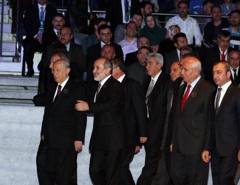 Erdoğan ile Kılıçdaroğlu Böyle Tokalaştı 7