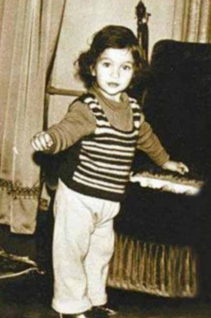 Ünlülerin gençlik ve ergenlik fotografları 103