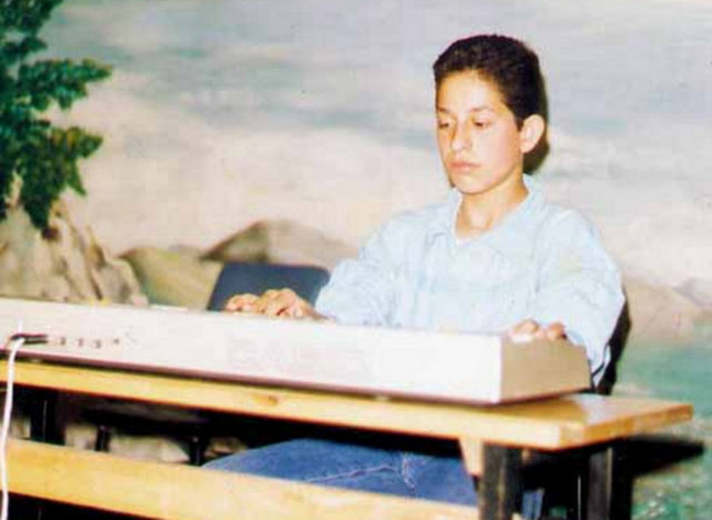 Ünlülerin gençlik ve ergenlik fotografları 95
