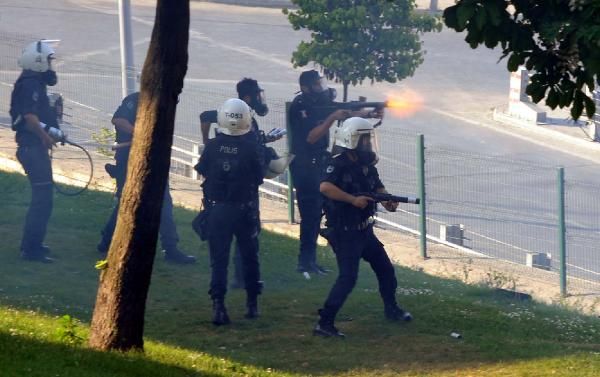 Deniz Gezmiş ve Hüseyin İnan İçin Toplanan Gruba Müdahale 14