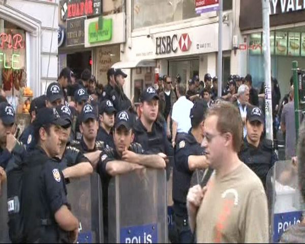 Deniz Gezmiş ve Hüseyin İnan İçin Toplanan Gruba Müdahale 3