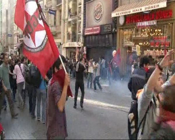 Deniz Gezmiş ve Hüseyin İnan İçin Toplanan Gruba Müdahale 6