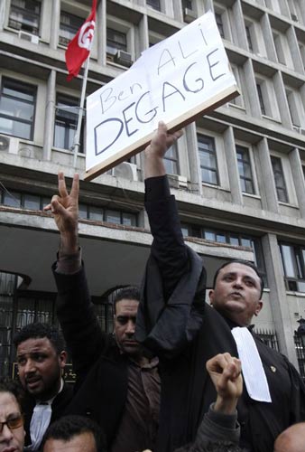 Tunus karıştı, erken seçim ilan edildi 11