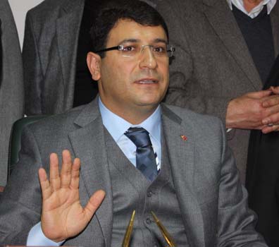 AK Parti'de 39 il başkanı istifa etti 13