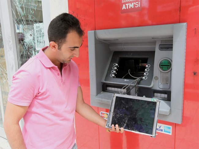 Dünya Basını Taksim Gezi Parkı Olaylarını Böyle Gösterdi 11