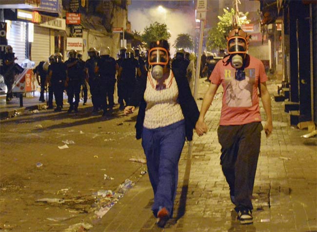 Dünya Basını Taksim Gezi Parkı Olaylarını Böyle Gösterdi 13
