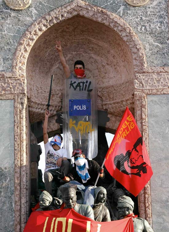 Dünya Basını Taksim Gezi Parkı Olaylarını Böyle Gösterdi 16