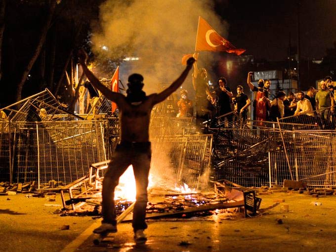 Dünya Basını Taksim Gezi Parkı Olaylarını Böyle Gösterdi 2