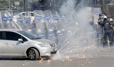 Dünya Basını Taksim Gezi Parkı Olaylarını Böyle Gösterdi 20