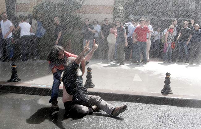 Dünya Basını Taksim Gezi Parkı Olaylarını Böyle Gösterdi 28