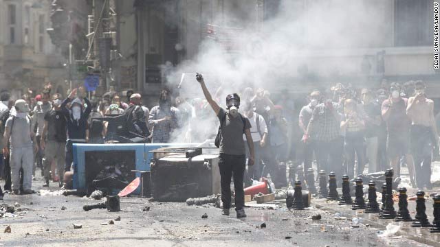 Dünya Basını Taksim Gezi Parkı Olaylarını Böyle Gösterdi 31