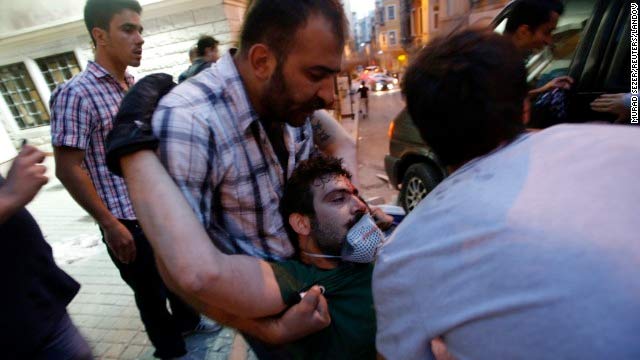 Dünya Basını Taksim Gezi Parkı Olaylarını Böyle Gösterdi 32