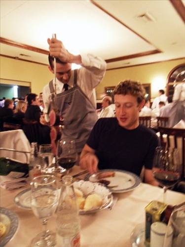 Bu fotoğrafı Facebook'un patronu çekti 7