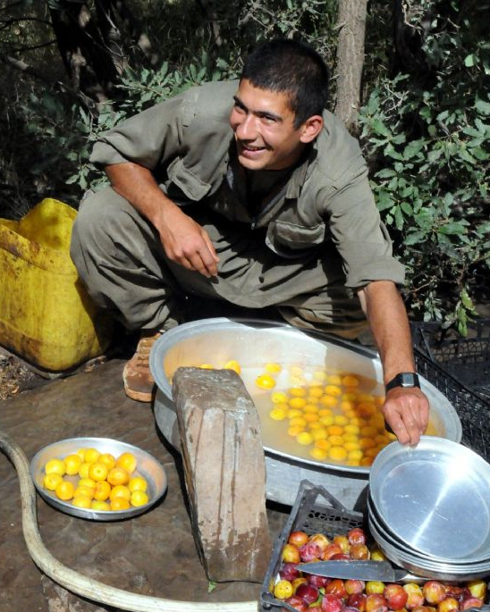 Çekilen PKK'lılardan çarpıcı fotoğraflar 19