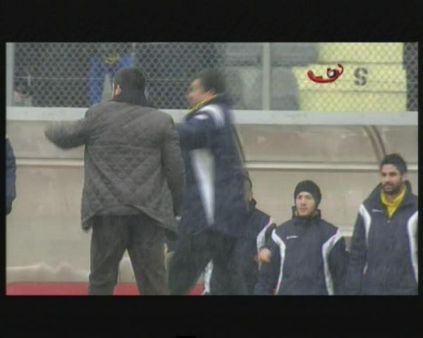Kare kare Ümit Özat'a saldırı !.. 2