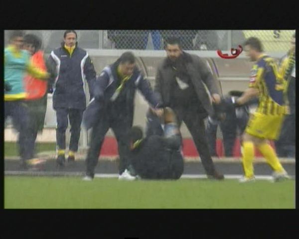Kare kare Ümit Özat'a saldırı !.. 6