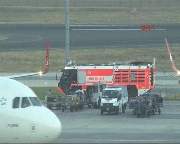 Atatürk Havalimanı'nda Bomba Araması 17