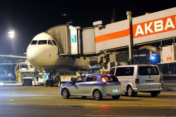 Atatürk Havalimanı'nda Bomba Araması 3