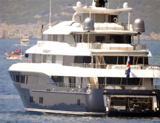 ABD'li milyarder lüks yatıyla Bodrum'a geldi 1