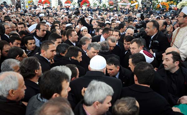 Erbakan'ın cenazesinden ilk kareler 106