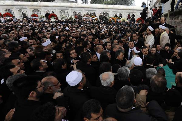Erbakan'ın cenazesinden ilk kareler 130