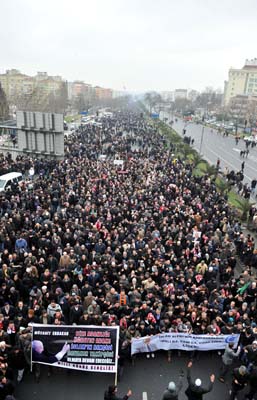 Erbakan'ın cenazesinden ilk kareler 143
