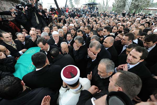 Erbakan'ın cenazesinden ilk kareler 164