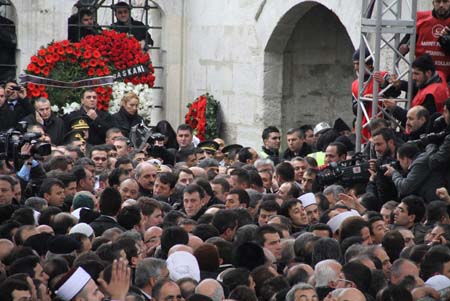Erbakan'ın cenazesinden ilk kareler 190