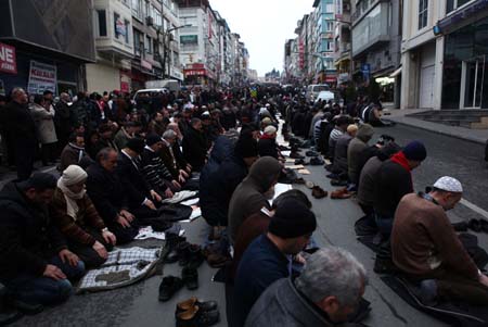 Erbakan'ın cenazesinden ilk kareler 210