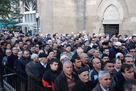 Erbakan'ın cenazesinden ilk kareler 216