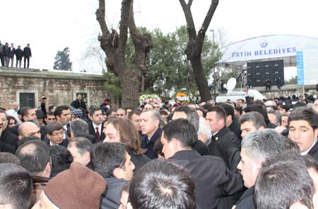 Erbakan'ın cenazesinden ilk kareler 218
