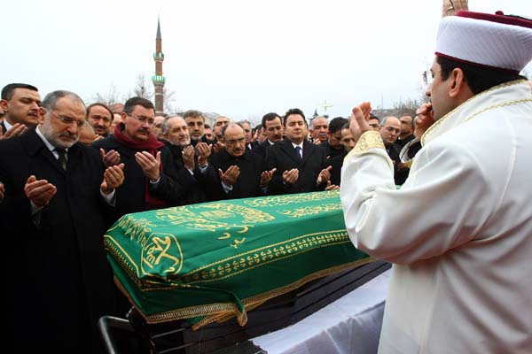 Erbakan'ın cenazesinden ilk kareler 22