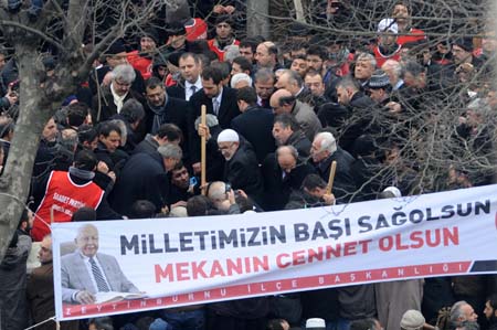 Erbakan'ın cenazesinden ilk kareler 236