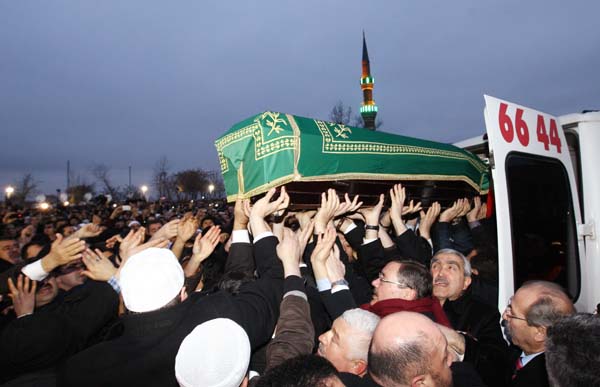 Erbakan'ın cenazesinden ilk kareler 36