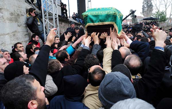 Erbakan'ın cenazesinden ilk kareler 38