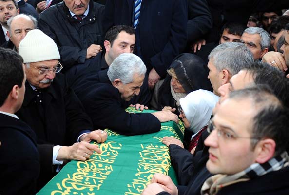 Erbakan'ın cenazesinden ilk kareler 56