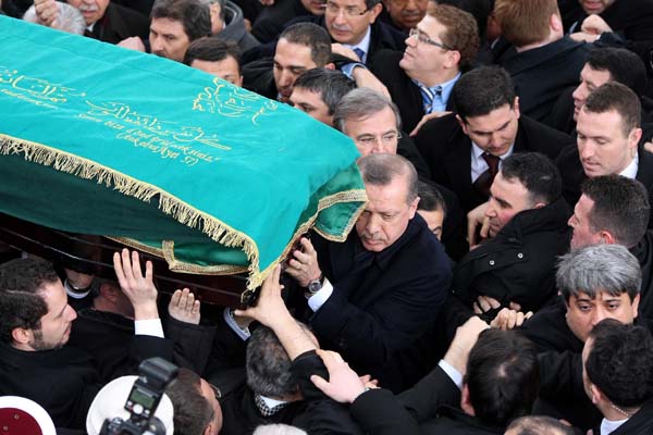 Erbakan'ın cenazesinden ilk kareler 79
