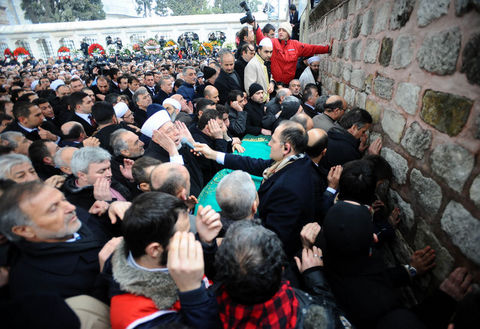Erbakan'a veda! 128