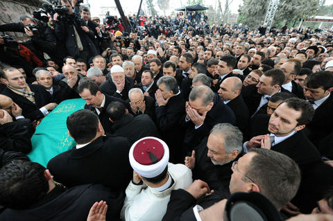 Erbakan'a veda! 137