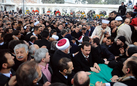 Erbakan'a veda! 210