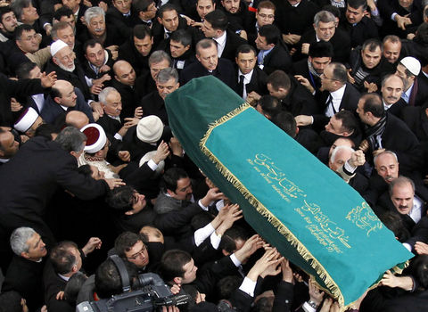 Erbakan'a veda! 218