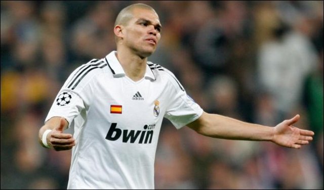 Dünyanın En Çok Nefret Edilen 10 Futbolcusu 7