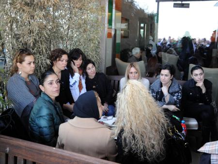 Tatlıses'in sevenleri hastane kapısında 12