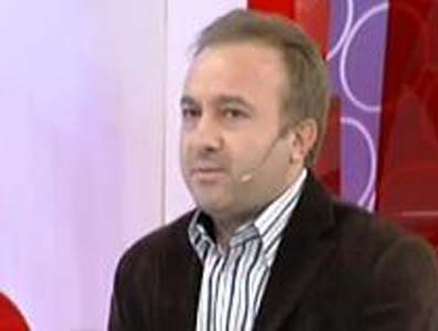 Canlı yayında donup kaldılar 13