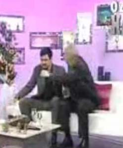 Canlı yayında donup kaldılar 74
