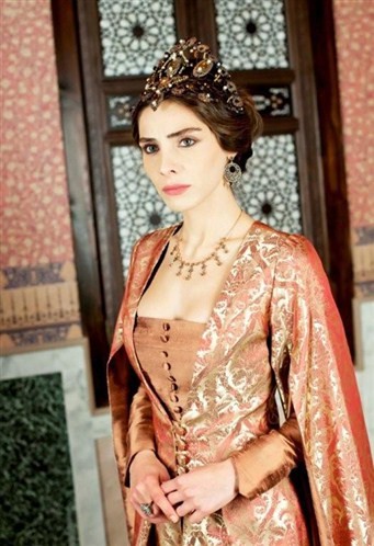 Modern Mahidevran 9