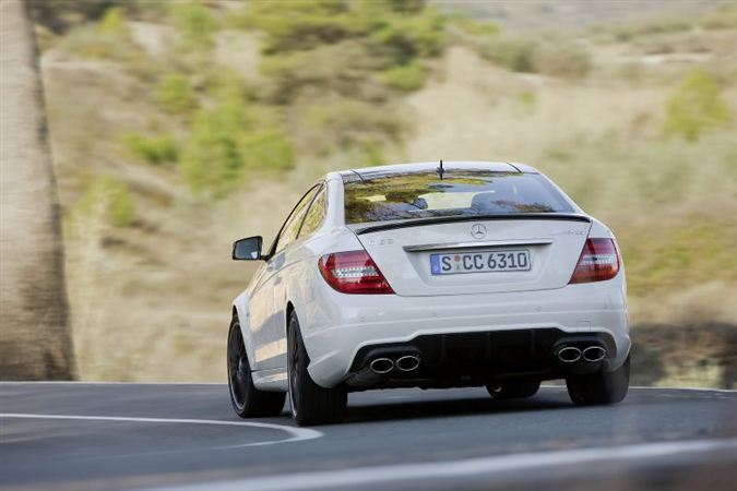 Mercedes C63 AMG Rekabete Hazır! Foto Galeri Arabam.com 12