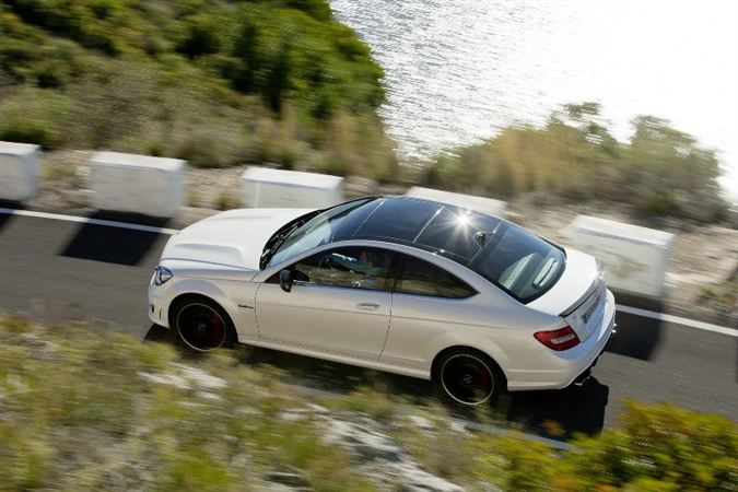 Mercedes C63 AMG Rekabete Hazır! Foto Galeri Arabam.com 13