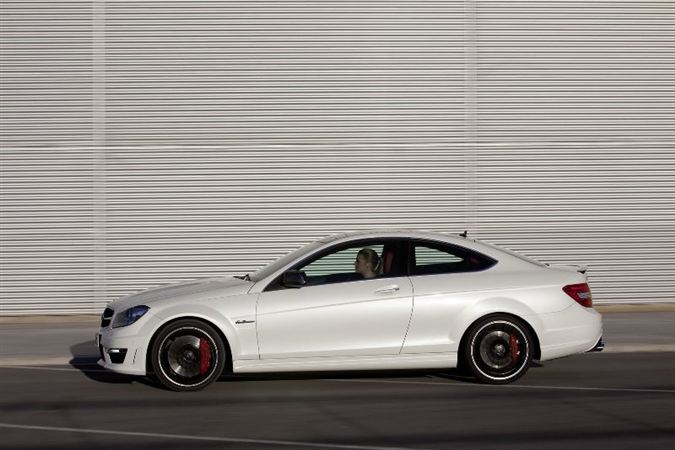 Mercedes C63 AMG Rekabete Hazır! Foto Galeri Arabam.com 22